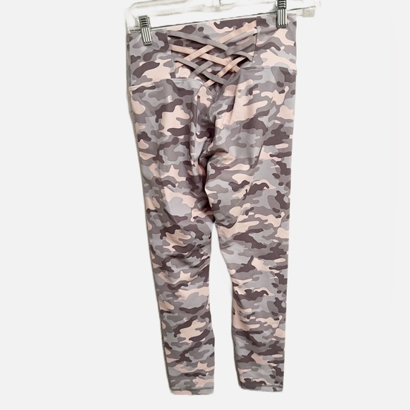 Fabletics Powerhold Pink Camo leggings - Picture 2 of 3